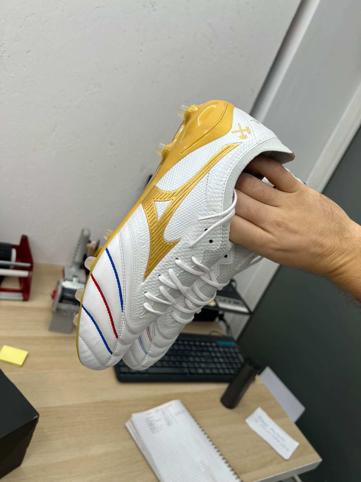 Buty piłkarskie Morelia Neo IV Japan – White/MP Gold/Cool Gray 3C - AG